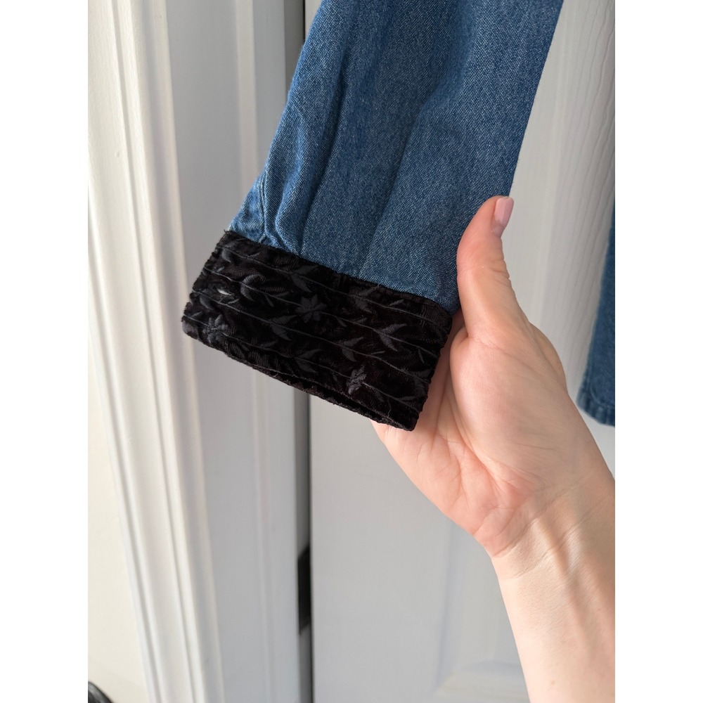 Vintage Talbots Denim Button Down Shirt Black Velvet Details 90s Moms cottage - Picture 2 of 5